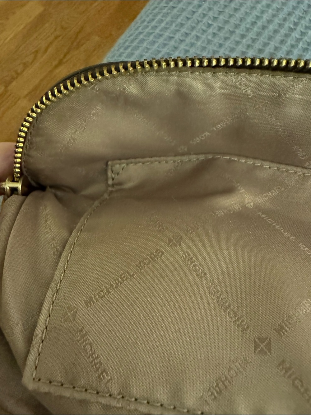 Michael Kors Signature Logo Brown Dome
Crossbody Shoulder Bag Monogram - Picture 14 of 15